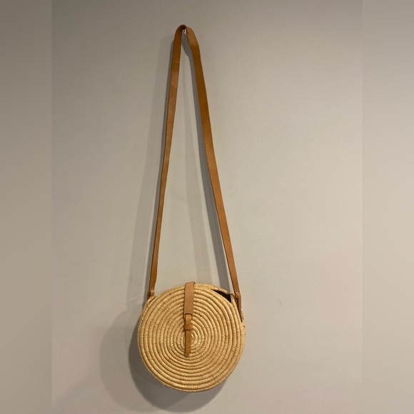 French Baskets Rose Round Crossbody Straw Bag Leather Trim - Picture 3 of 7